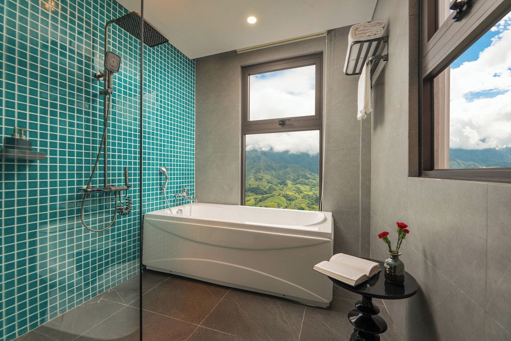 DeLaMont Sapa Hotel - Hill Serenity Retreat 50/50