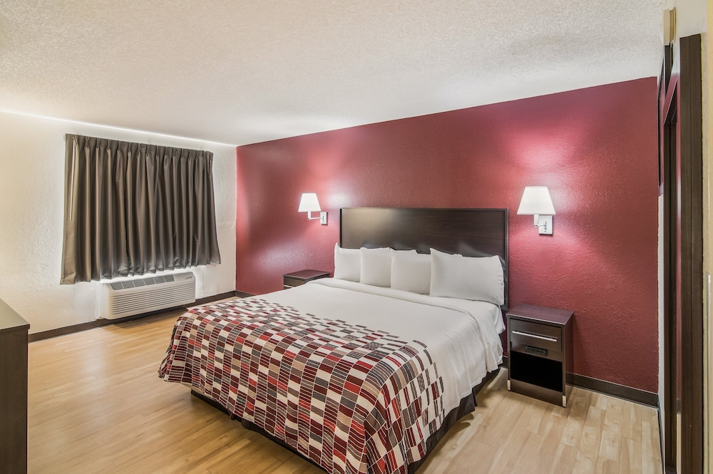 Red Roof Inn & Suites Pensacola East - Milton 16/39
