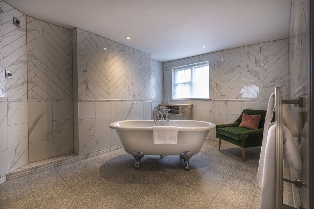 Three Swans Hotel 49/49