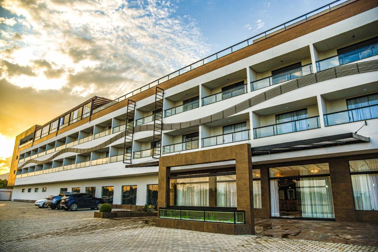 Hotel Titanic Penedo 5/50