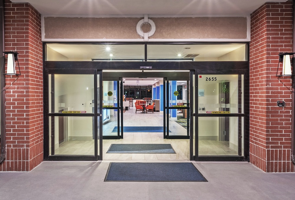 Holiday Inn Express Hotel Suites Orange 21/70