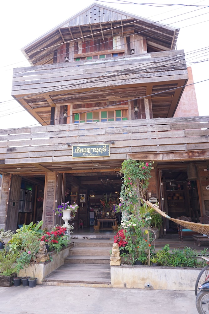 Chiangkhanburi 4/25