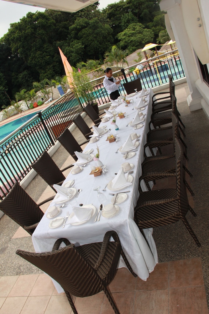 Forest Crest Nature Hotel and Resort Powered by ASTON (ex Chateau Royale Sports and Country Club) 53/77