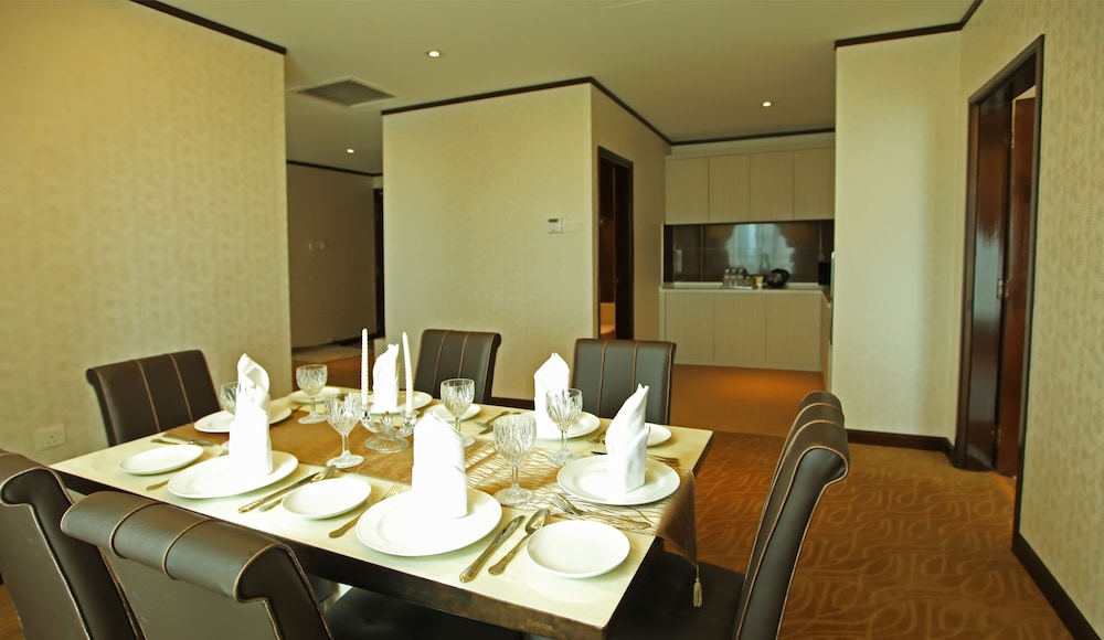 Casuarina At Meru 52/66