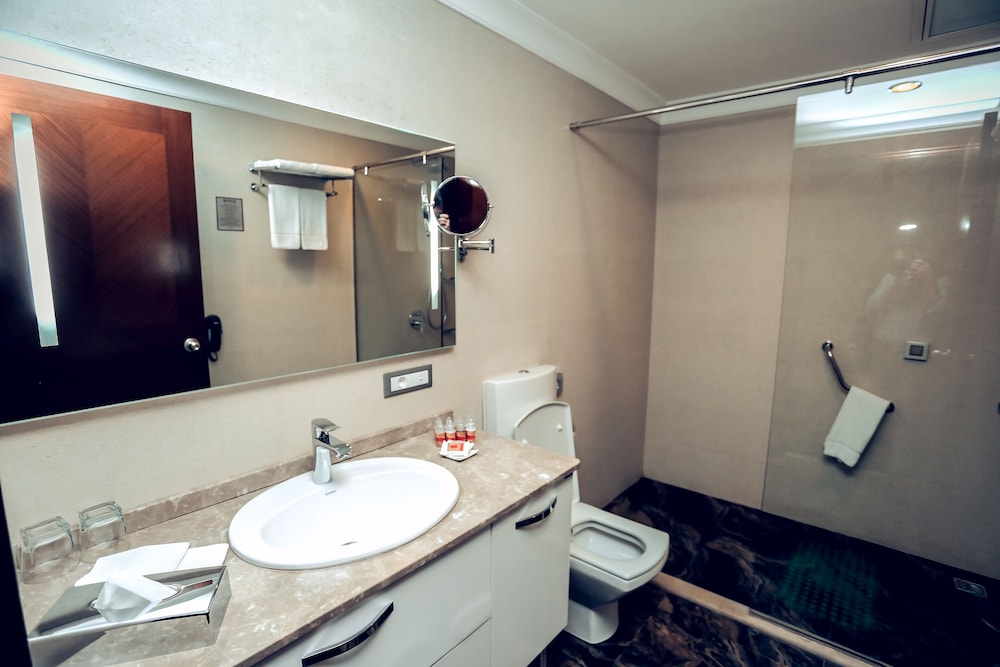 Parkside Hotel Apartments 42/44