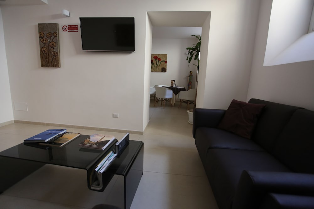 HOTEL EUBEA 56/79