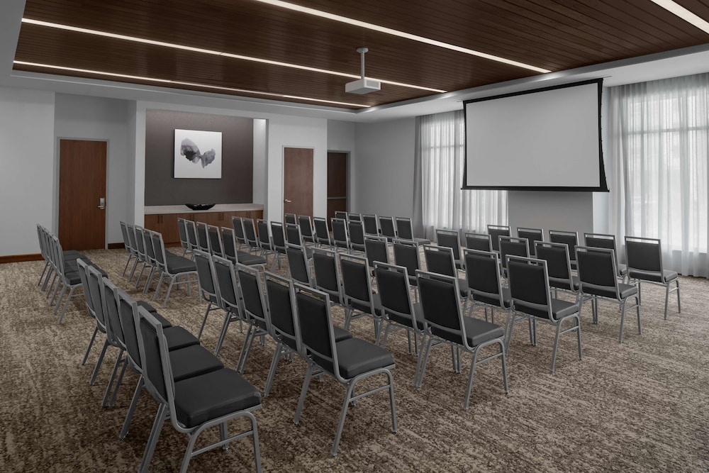 Hyatt House Lansing University Area 39/49