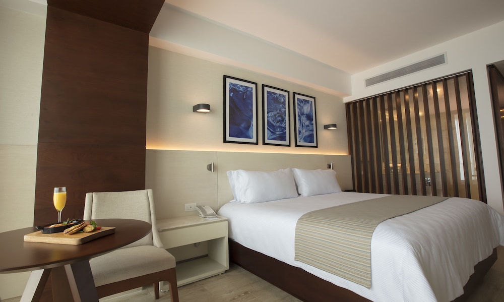 Altitude By Krystal Grand Punta Cancun All Inclusive 29/75
