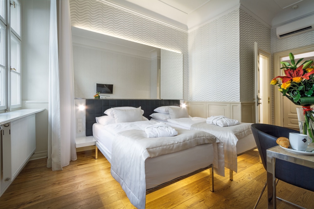 Hotel Golden Star 17/69