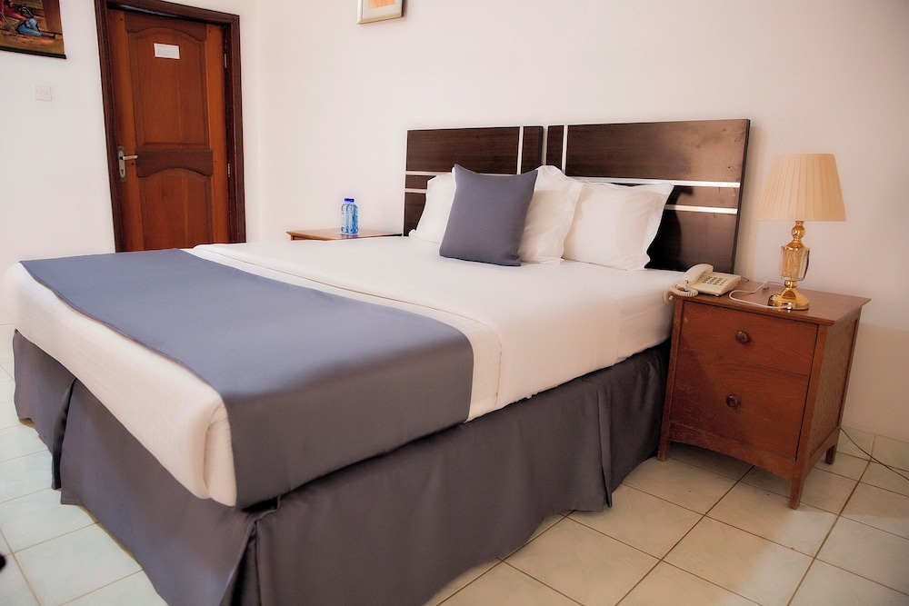 DELUXE, DOUBLE BED