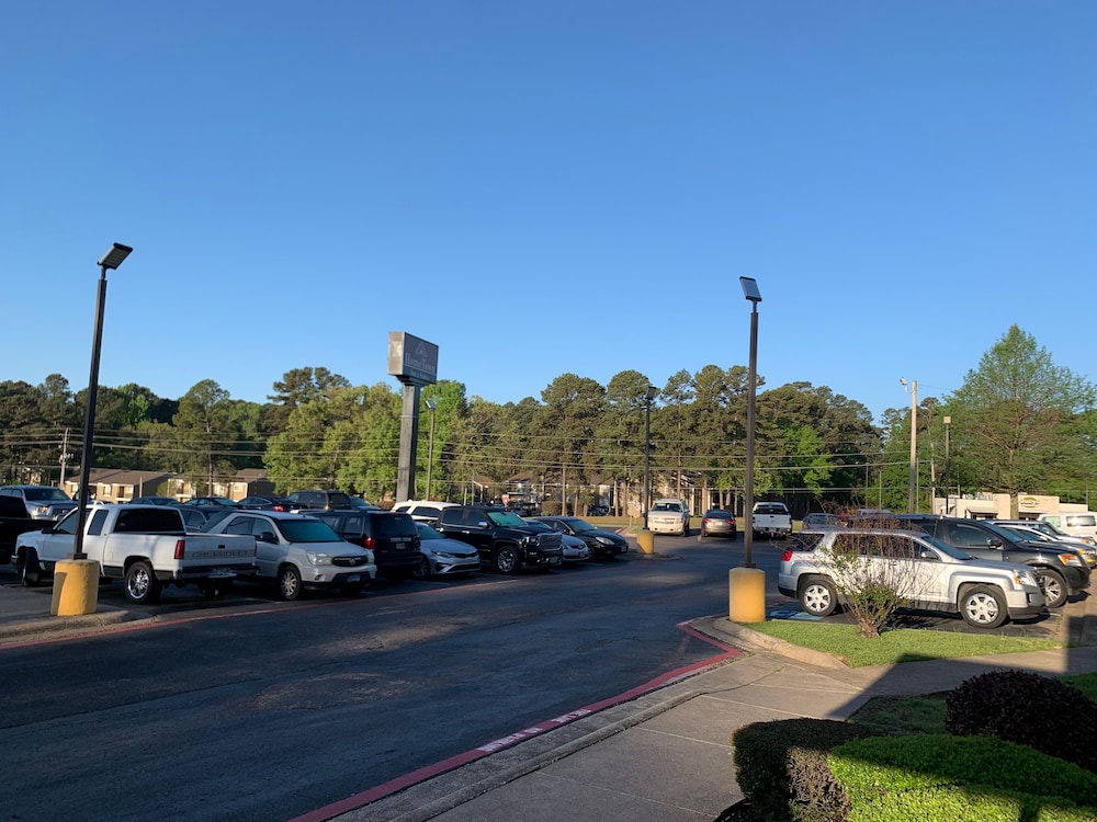 Hometown Inn Suites 30/51
