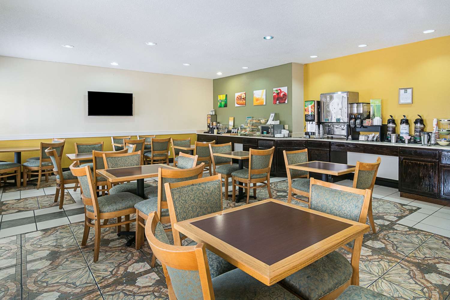 Quality Inn & Suites Harvey - Chicago Southland 33/34