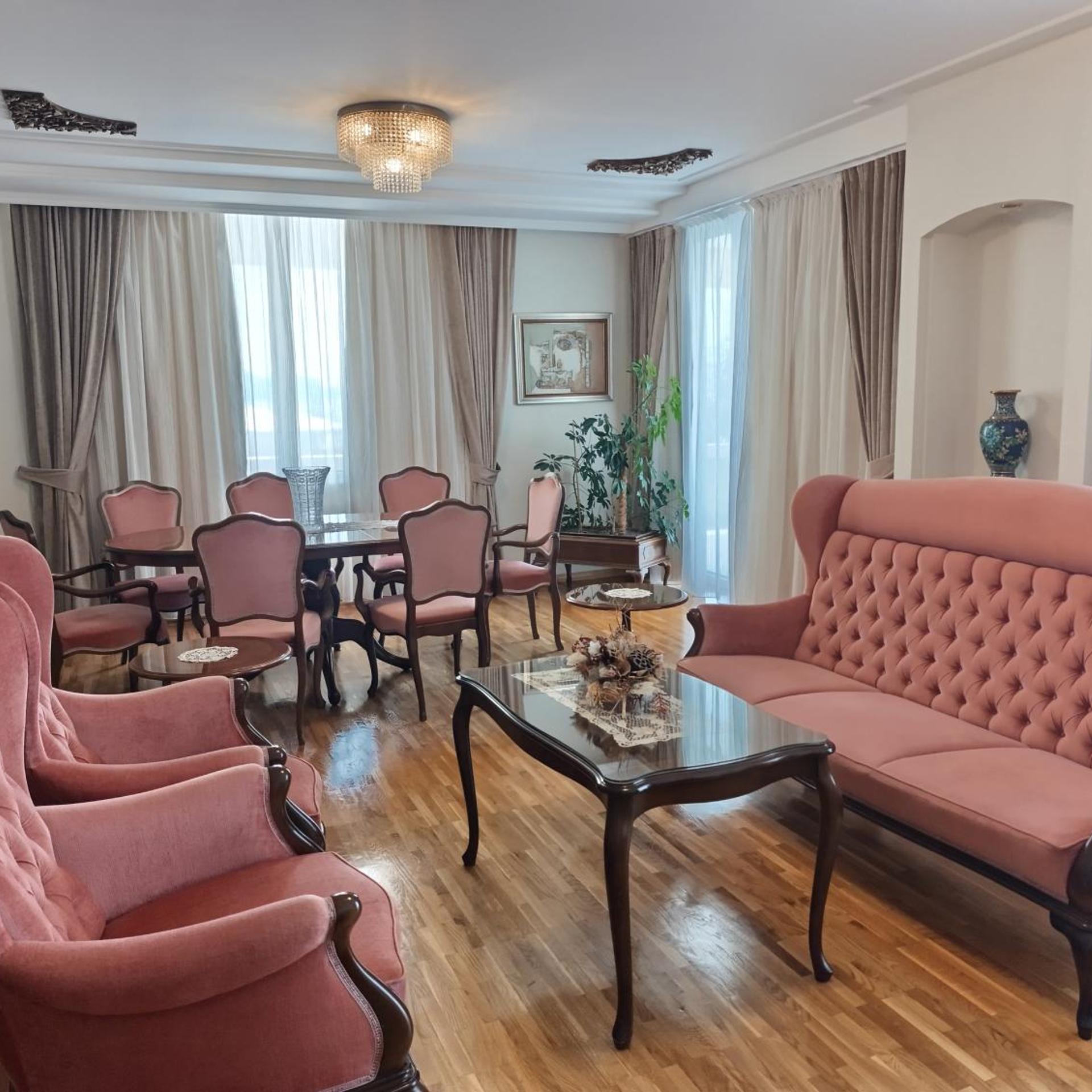 Metropol Hotel 32/54