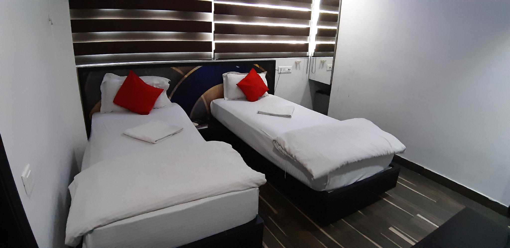 Oyo Rooms Ruby Hospital Junction 8/17