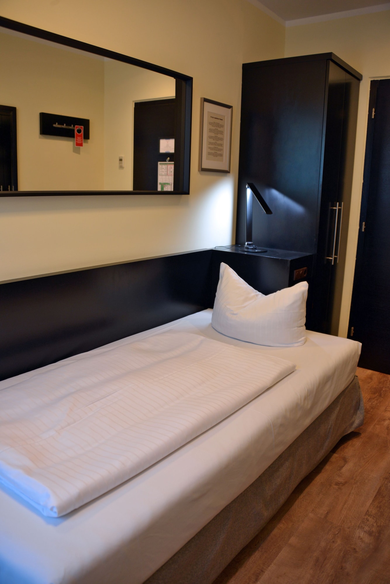 STANDARD, SINGLE, SINGLE BED
