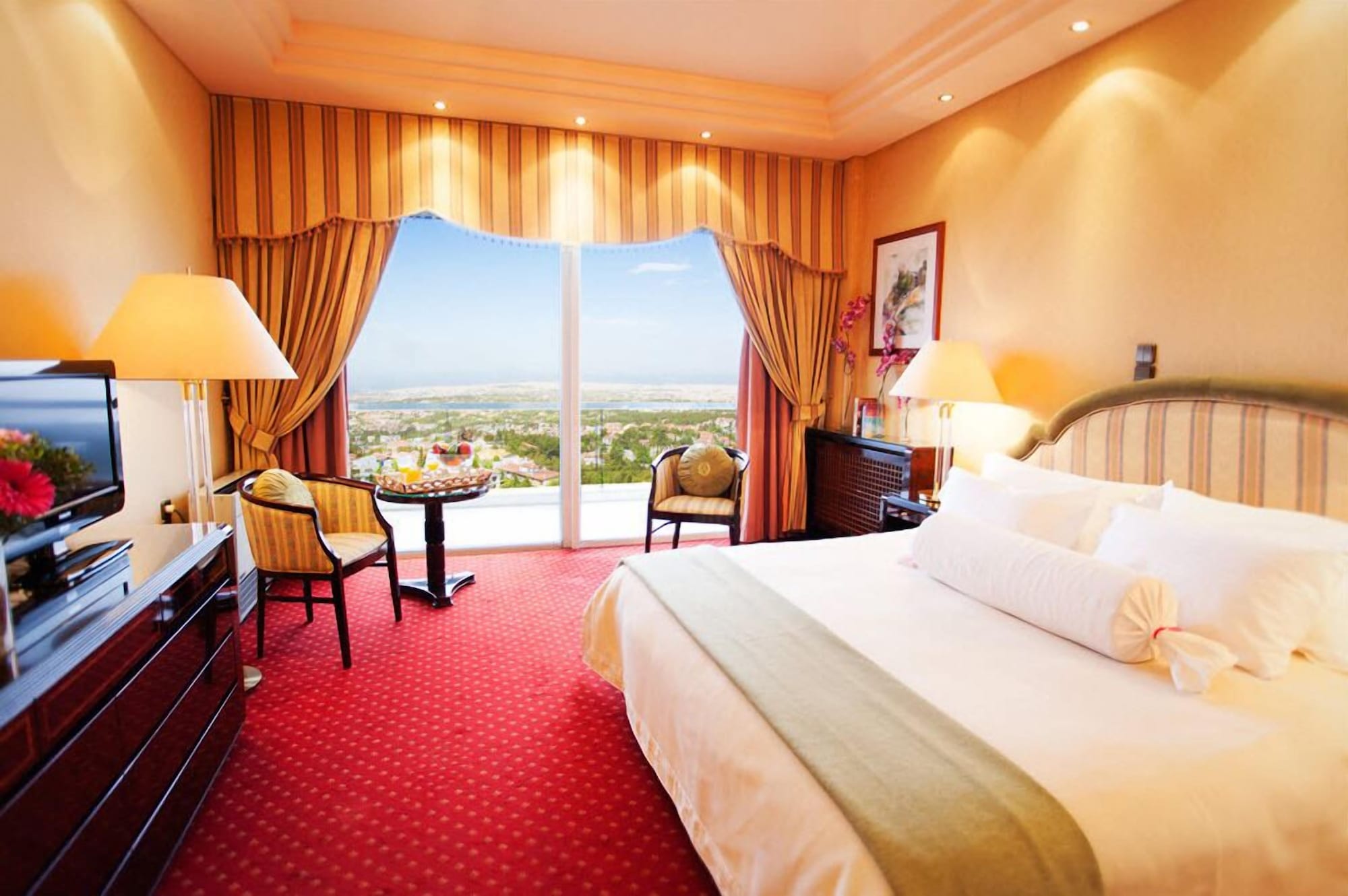 EXECUTIVE, SUITE, SEA VIEW