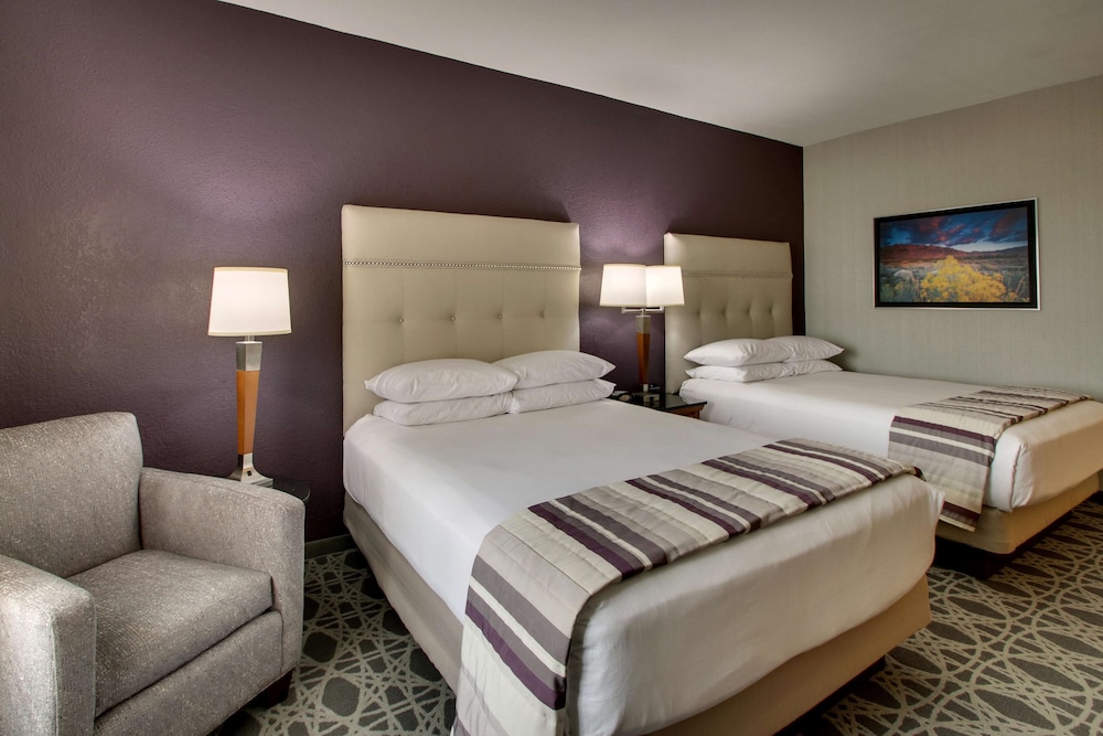 غرفة بسريرين كوين في طابق مرتفع، Drury Inn and Suites Albuquerque North 4/5