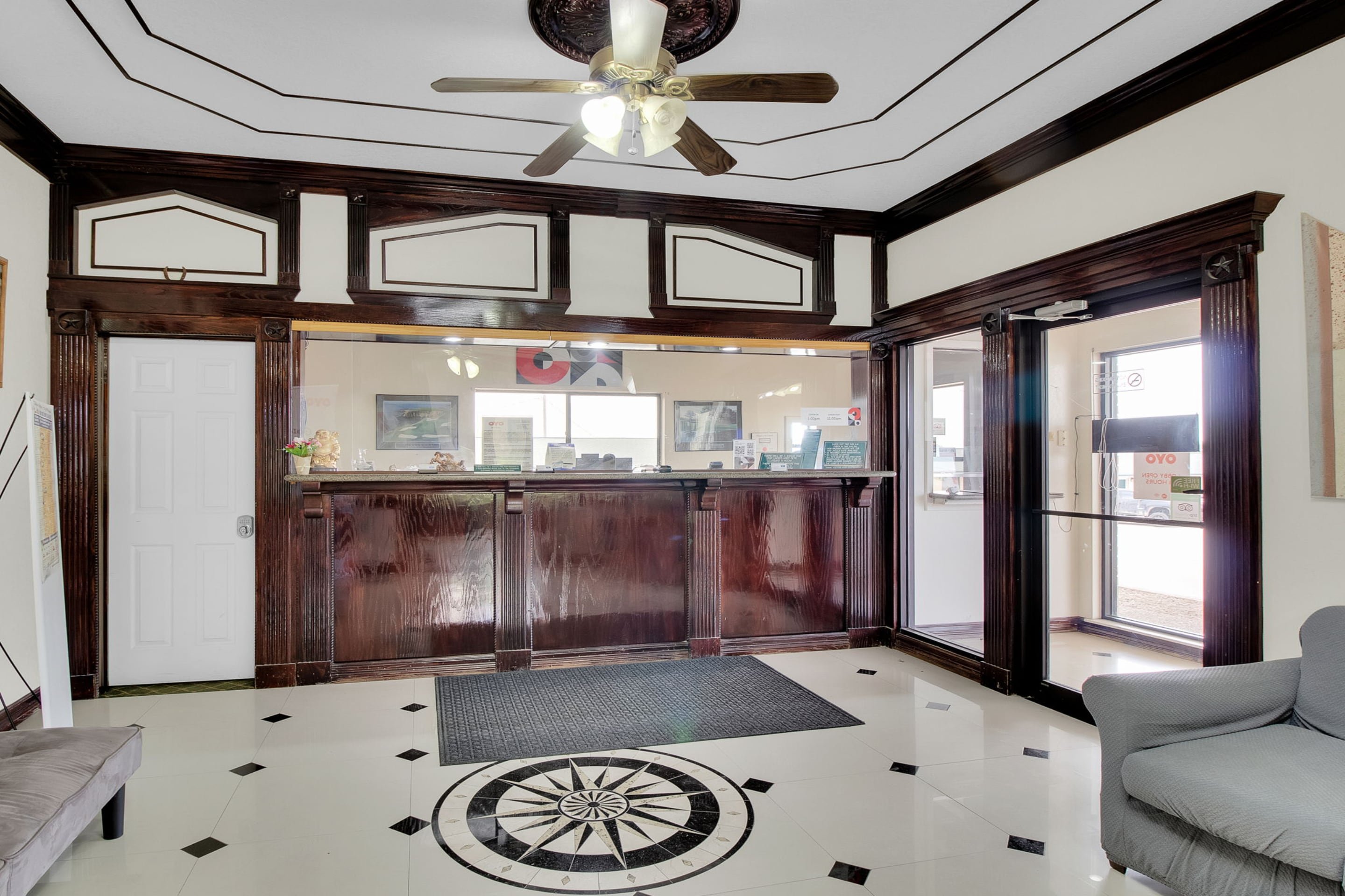 Lobby at Three Rivers Executive Inn & Suites By OYO, THREE RIVERS - TX