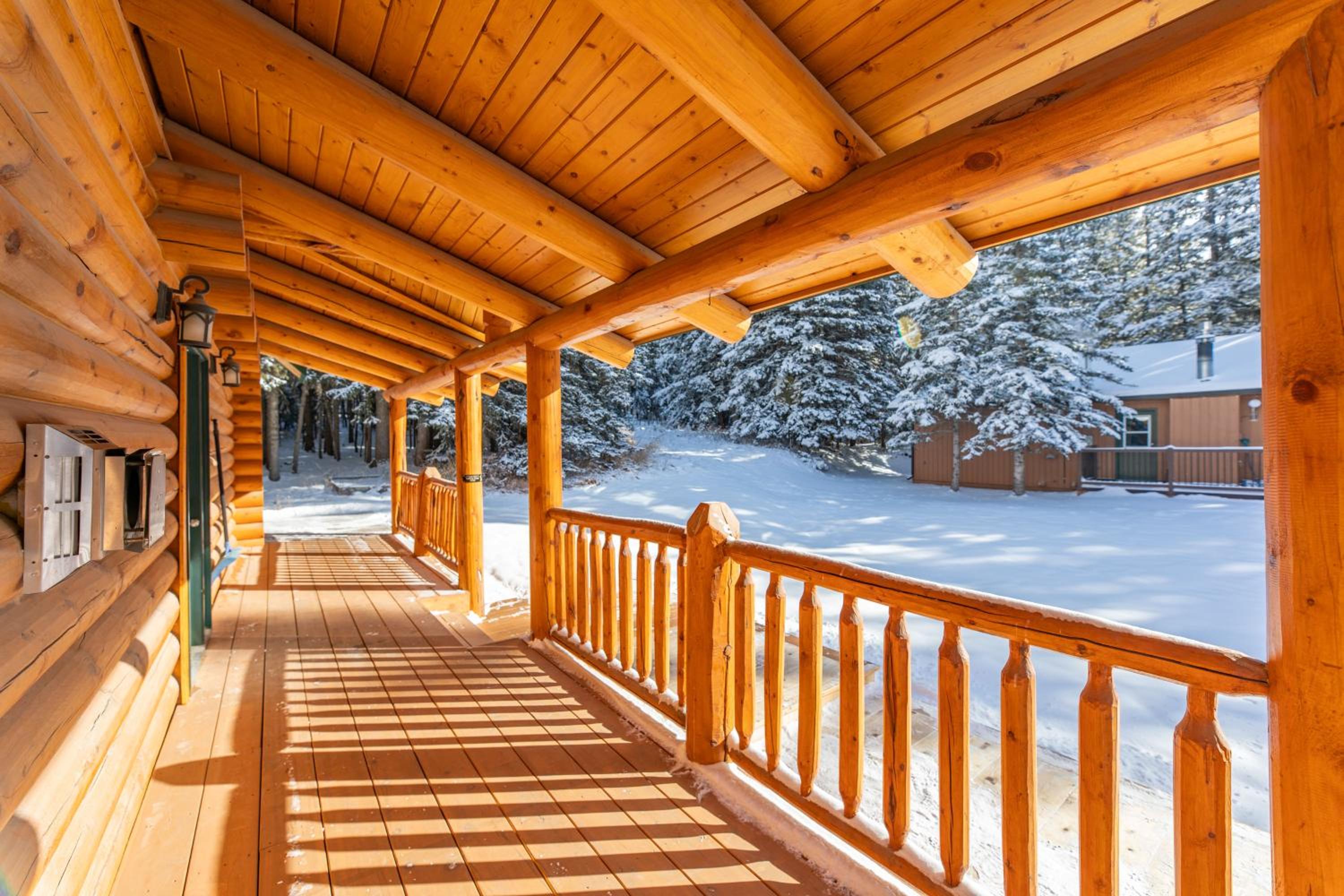 Overlander Mountain Lodge 9/22