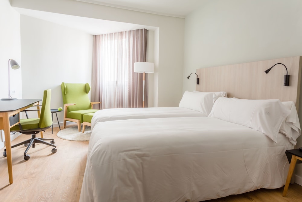 STANDARD, DOUBLE OR TWIN BED