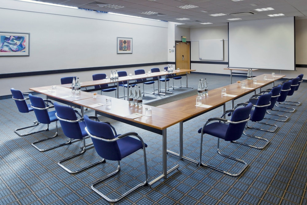 HOLIDAY INN MAIDENHEAD-WINDSOR 35/50