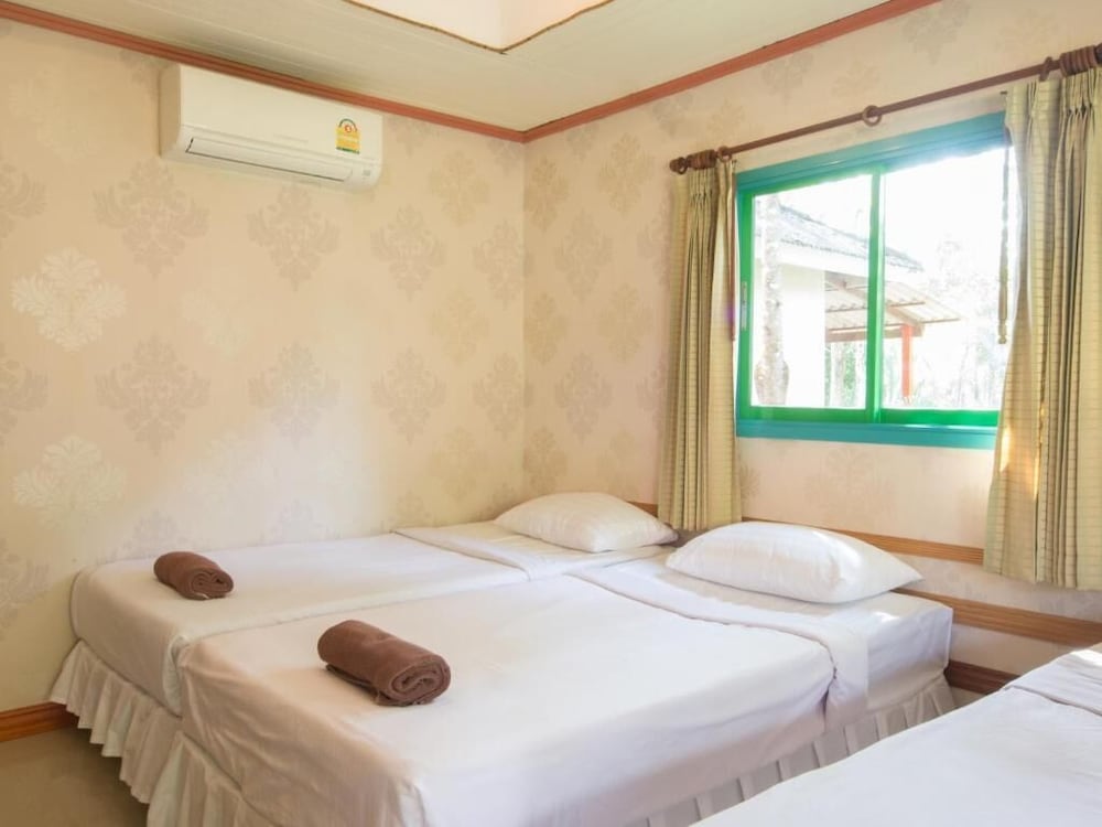 Ko Kut Ao Phrao Beach Resort 12/50