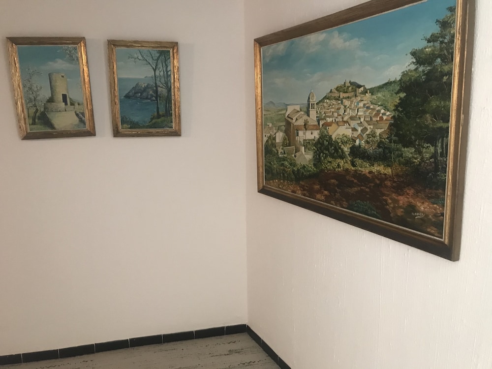 HOSTAL CAS BOMBU 44/56