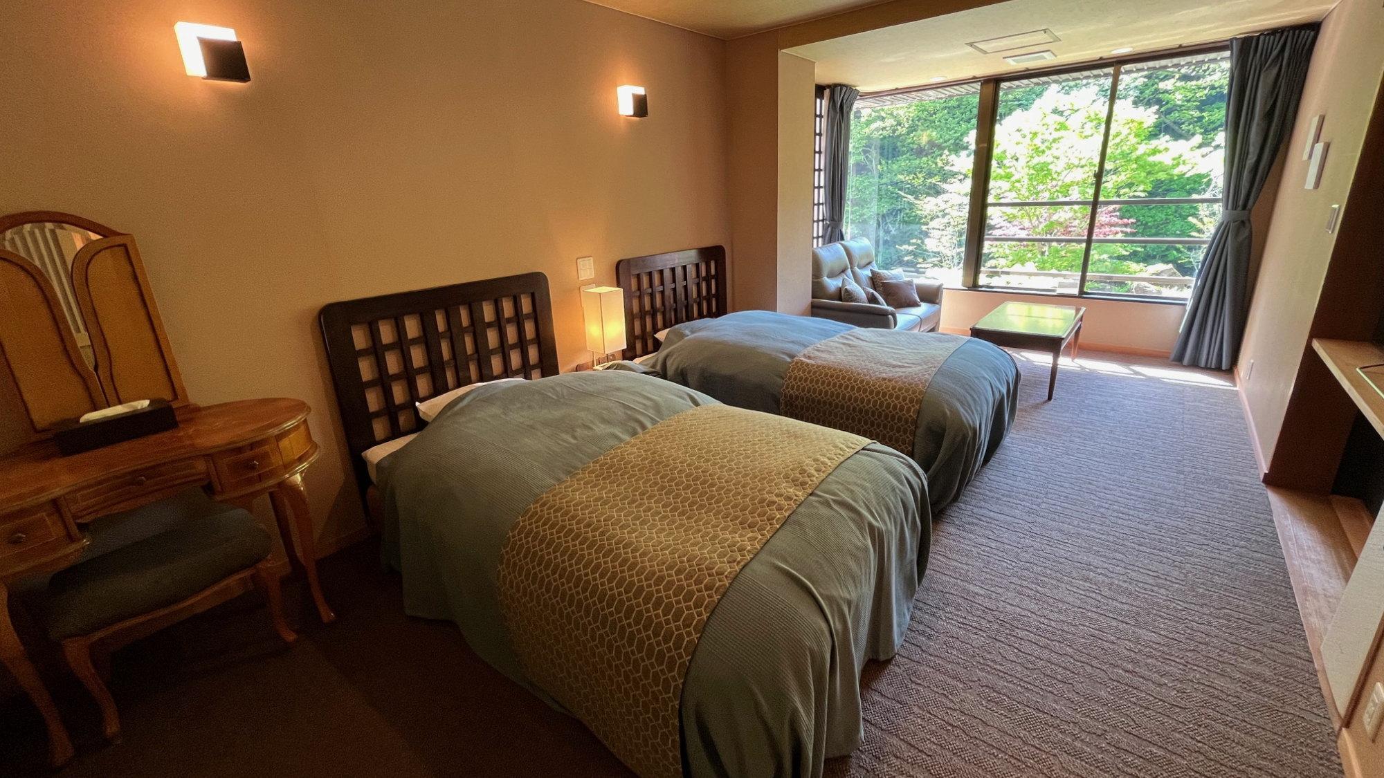 Renovated, Standard, Twin Beds, Mountain View, Outdoor Bath
