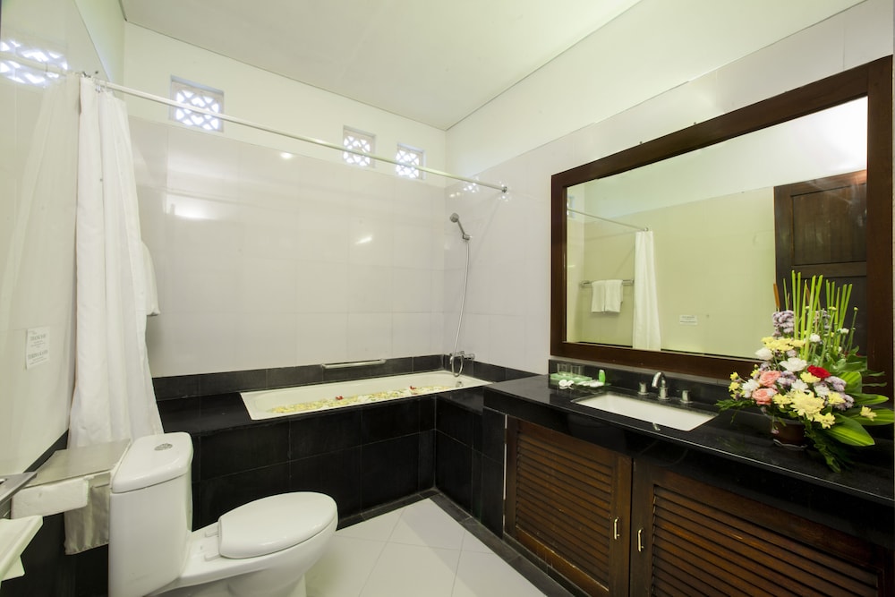 The Radiant Hotel Spa 50/50