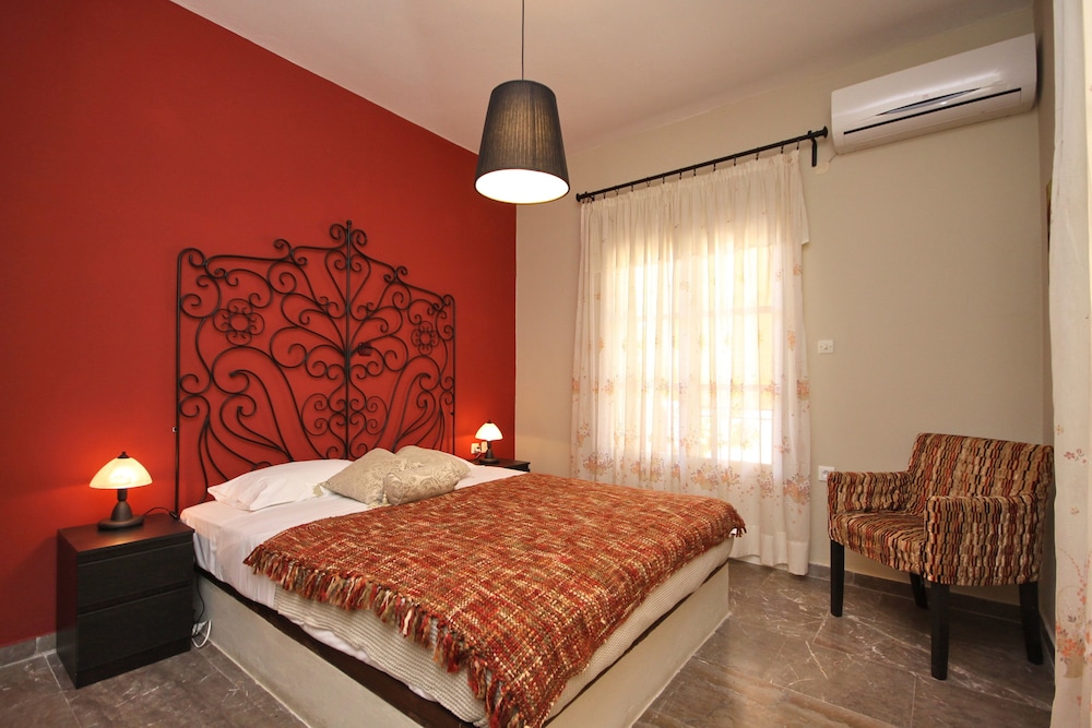 Aloe Luxury Apartments And Suites 8/50