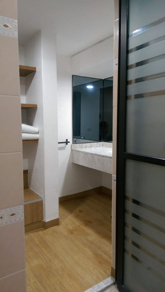 Hotel San Lucas 66/66