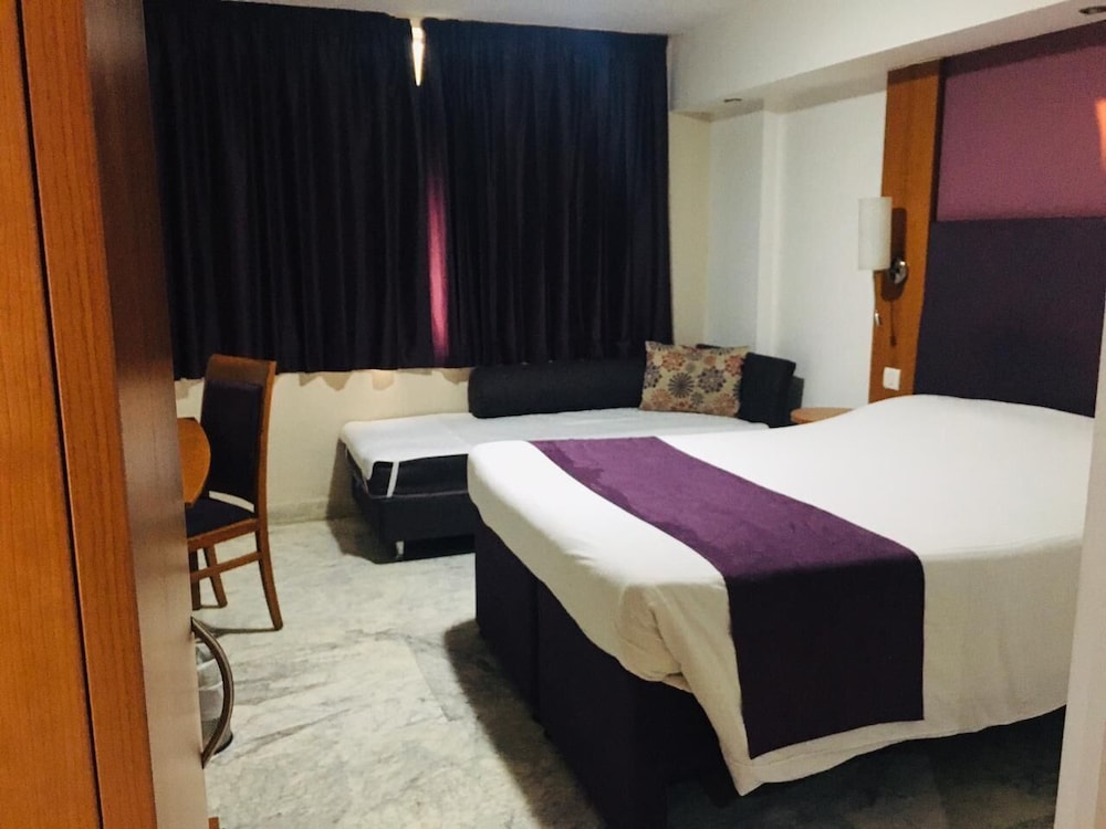 CASPIA HOTEL NEW DELHI SHALIMAR BAGH 15/67