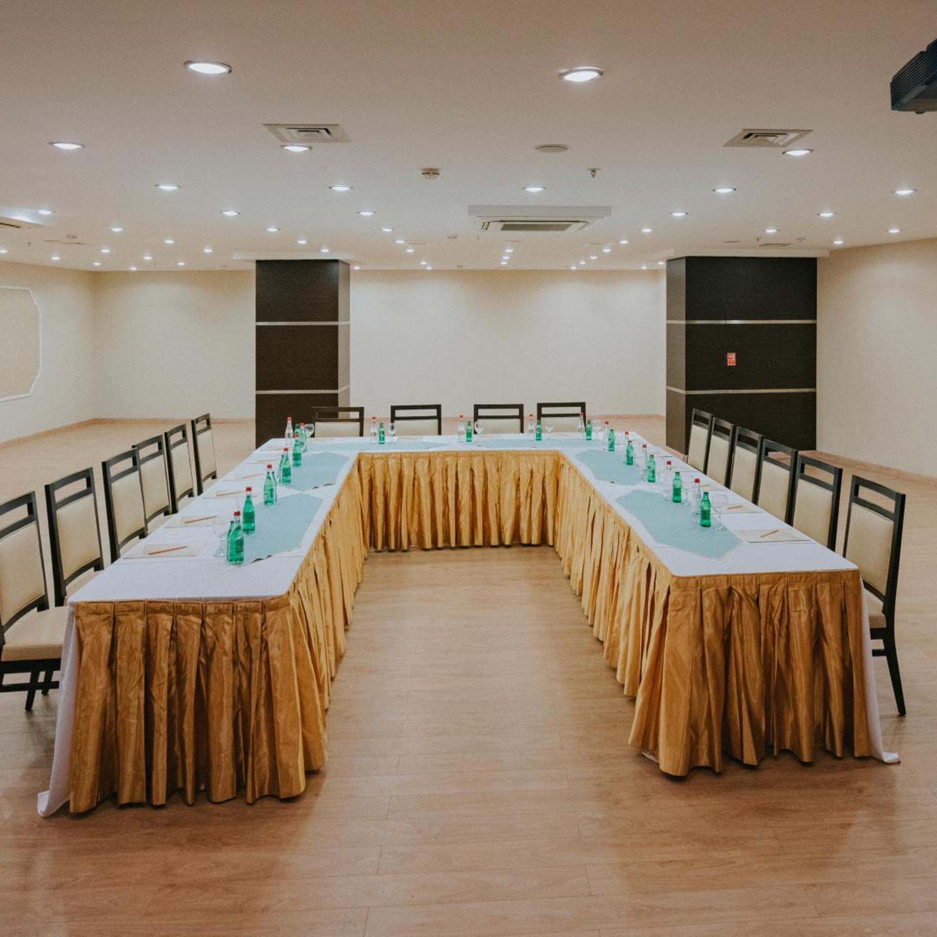 Ener Old Castle Resort Hotel 52/63