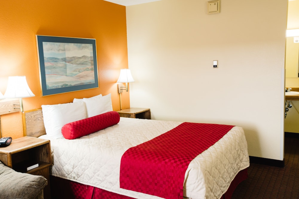Days Inn by Wyndham Minot 12/30