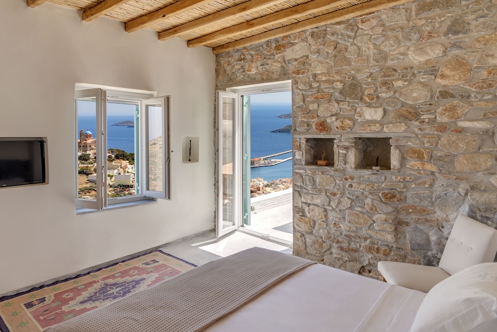 EXECUTIVE, SEA VIEW, BALCONY