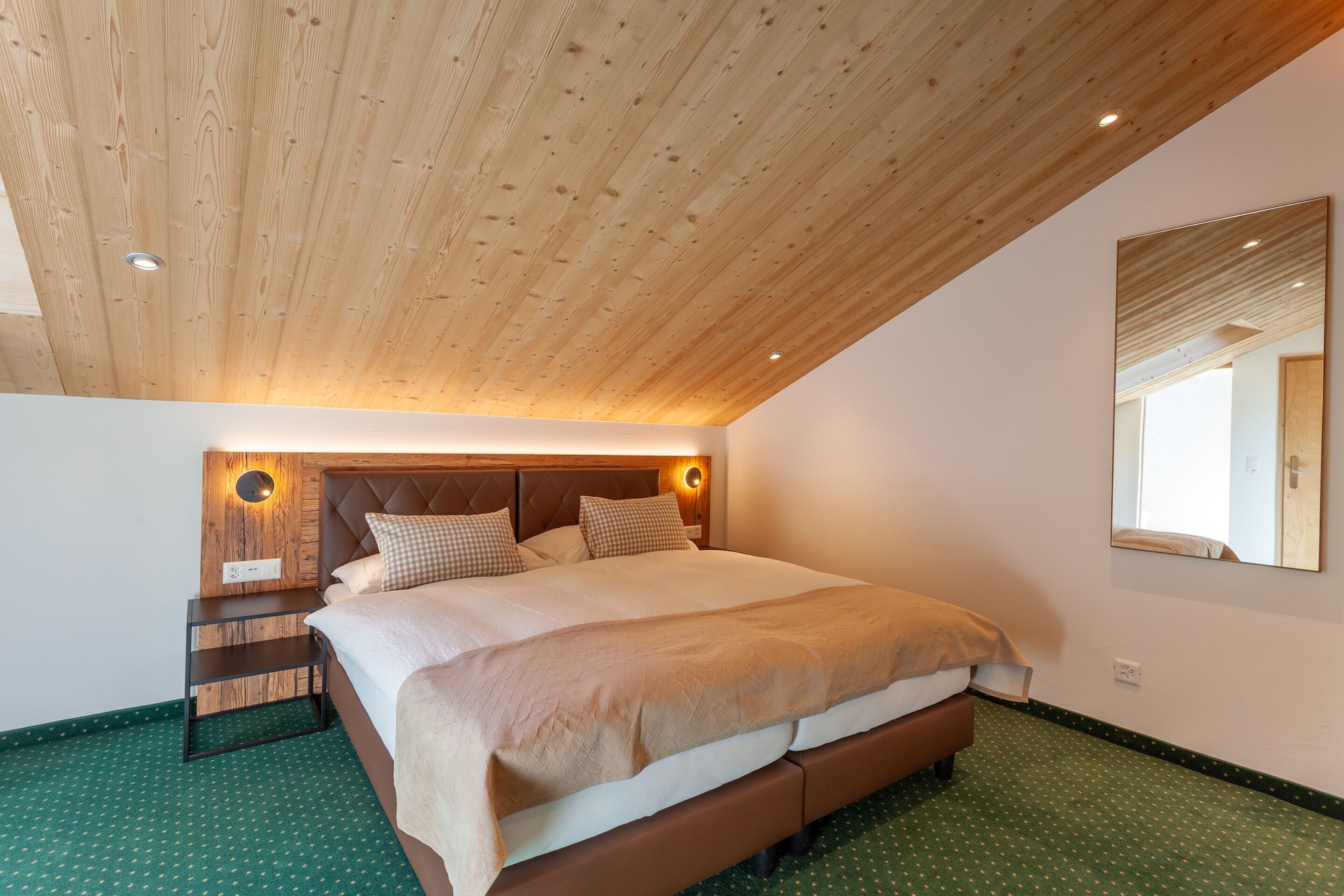 Family Suite, Attic, Twin Beds, Mountain View, 2 Sofa