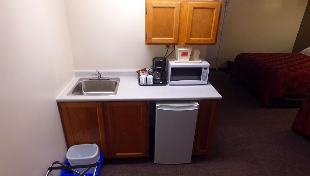 Econo Lodge Inn Suites Saint John 20/38