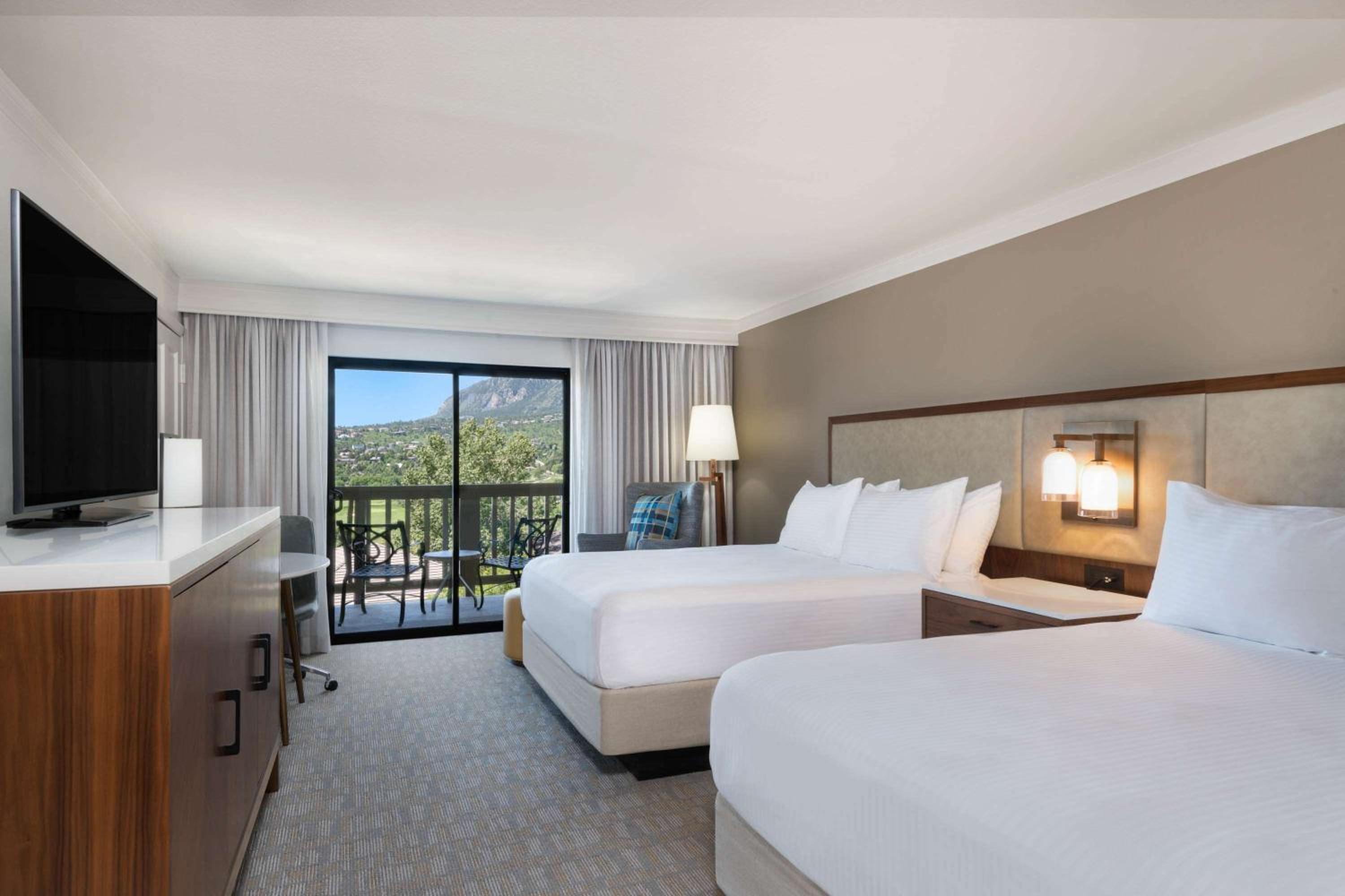Room, 2 Queen Beds, Resort View
