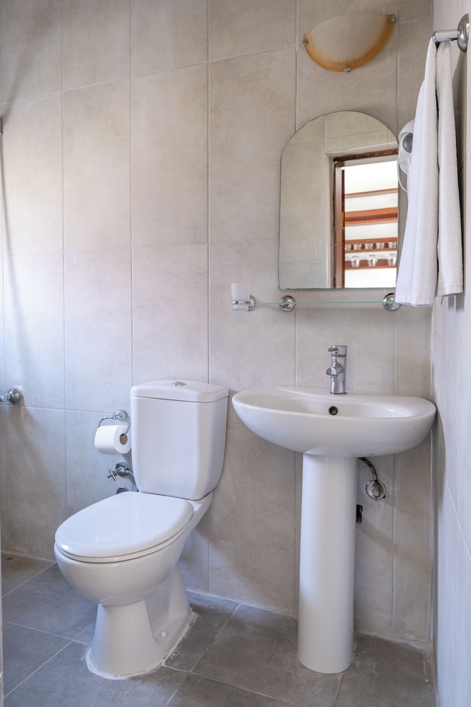 Atelya Art Hotel 60/61