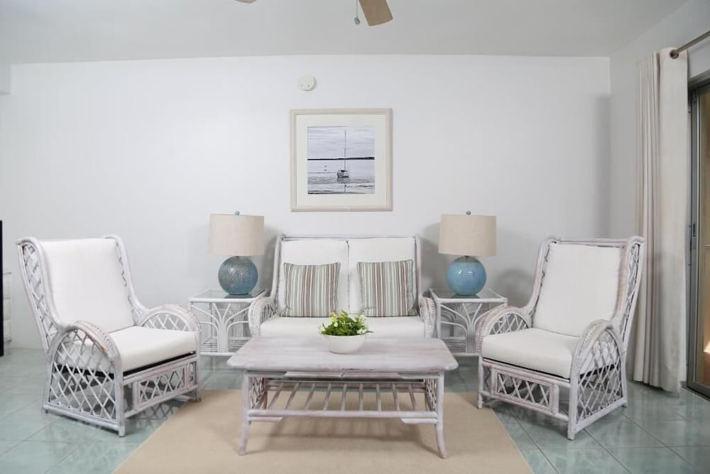 Harmony Suites 42/64