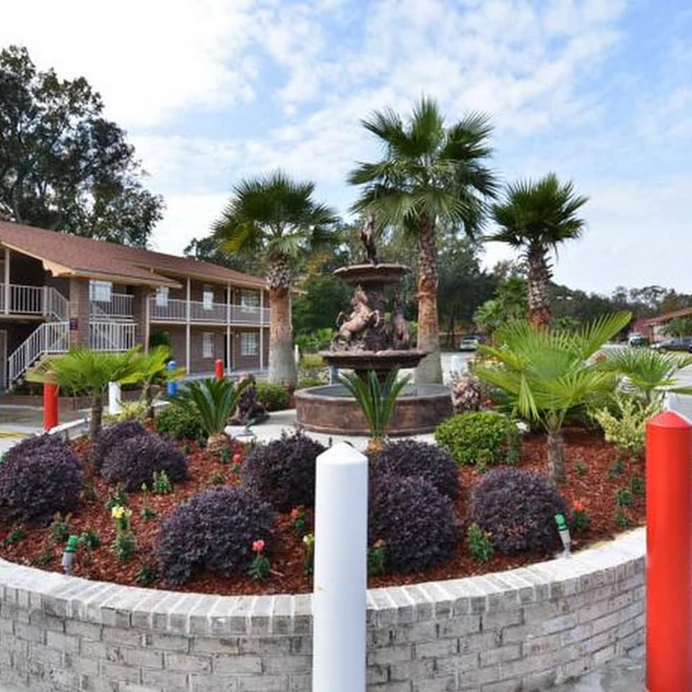 American Inn And Suites 10/47