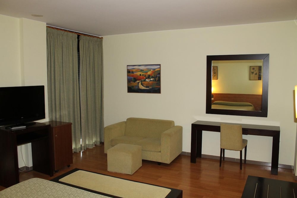 Hotel Flora Parc 36/48