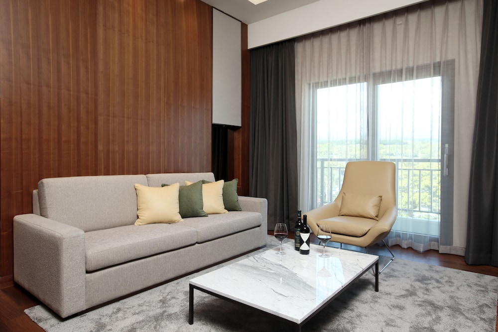 The Suites Hotel Jeju 50/73