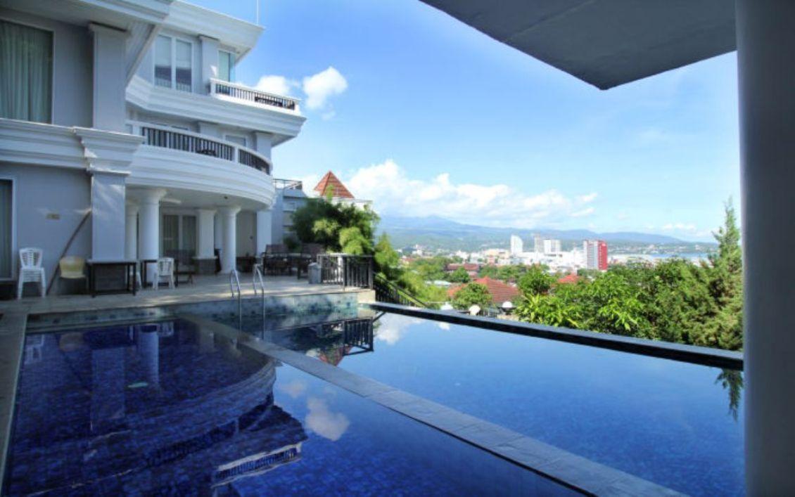 Minahasa Hotel Manado 28/31