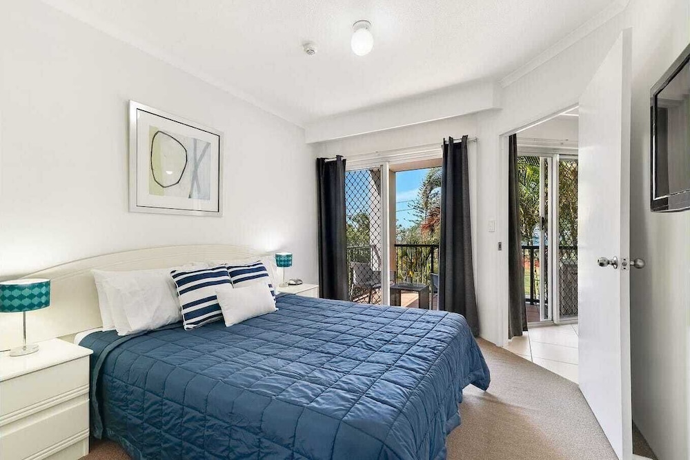 3 BEDROOMS, APARTMENT