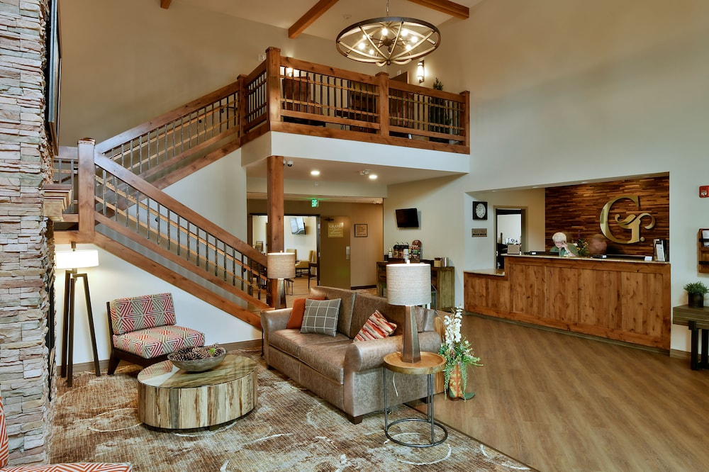 GrandStay Hotel & Suites Sisters 2/33