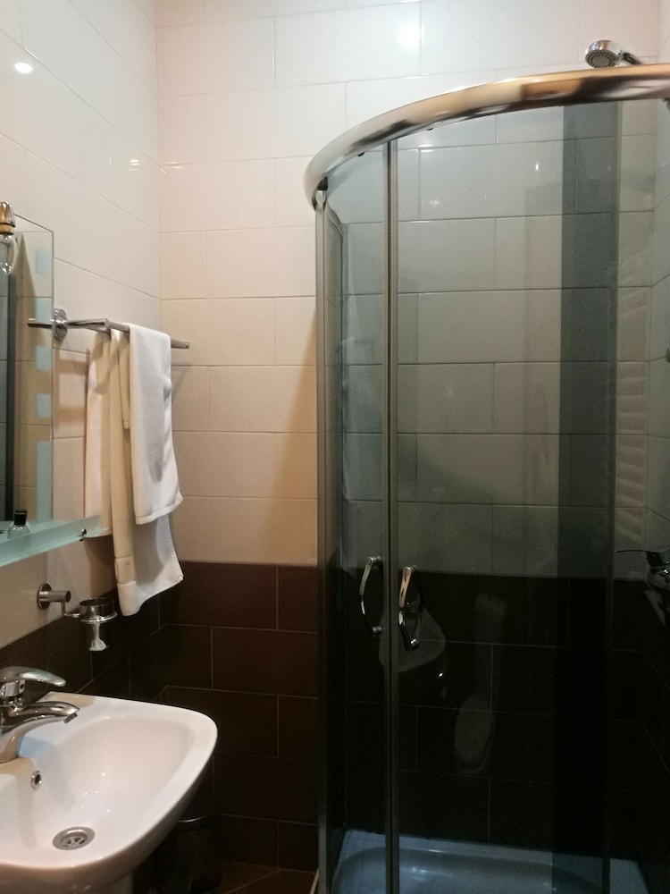 Diplomat Hotel Tbilisi 47/50