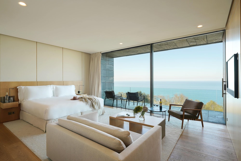جناح بانورامي جونيور بسرير كينج، Hotel Akelarre 6/10