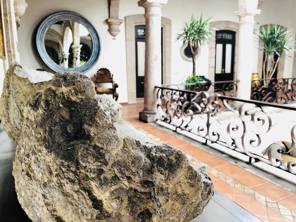Herencia Hotel By Hosting House 2/50