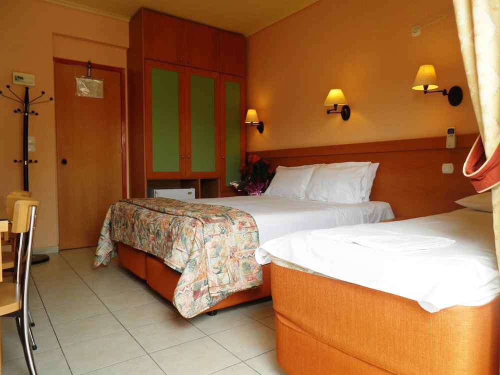 HOTEL SEGAS 7/43
